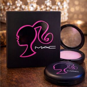 New in box ❤️ Mac Barbie Pearl Blossom Beauty Powder